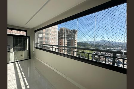 Apartamento à venda com 80m², 3 quartos e 2 vagas Apartamento à venda com 80m², 3 quartos e 2 vagasVaranda da Sala