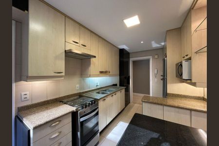 Cozinha de apartamento para alugar com 3 quartos, 171m² em Moinhos de Vento, Porto Alegre