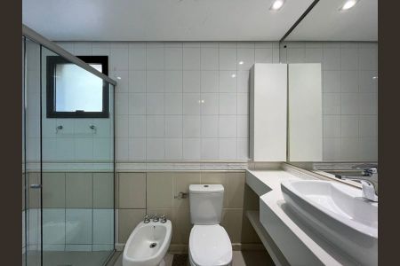 Banheiro Suíte de apartamento para alugar com 3 quartos, 171m² em Moinhos de Vento, Porto Alegre