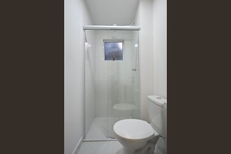 Banheiro de kitnet/studio para alugar com 1 quarto, 20m² em Ferreira, São Paulo