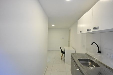 Cozinha de kitnet/studio para alugar com 1 quarto, 20m² em Ferreira, São Paulo
