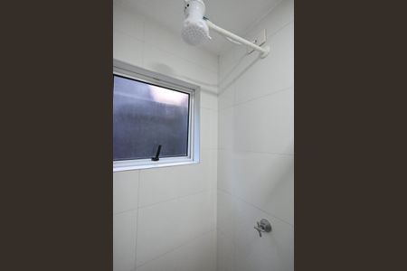 Banheiro de kitnet/studio para alugar com 1 quarto, 20m² em Ferreira, São Paulo