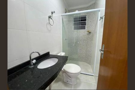 Banheiro de casa para alugar com 2 quartos, 48m² em SAMAMBAIA, Praia Grande