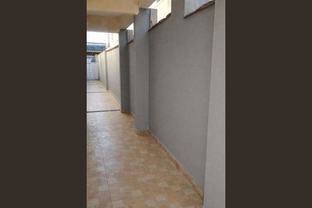 Corredor de casa para alugar com 2 quartos, 48m² em SAMAMBAIA, Praia Grande