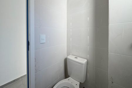 Apartamento à venda com 67m², 2 quartos e 1 vaga Apartamento à venda com 67m², 2 quartos e 1 vagaBanheiro Social