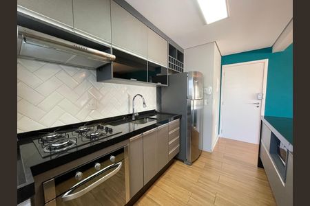 Cozinha de apartamento para alugar com 2 quartos, 80m² em Vila Sonia, São Paulo