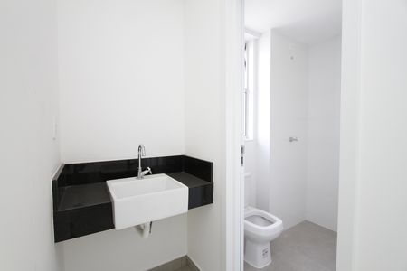 Banheiro de kitnet/studio à venda com 1 quarto, 43m² em Barro Preto, Belo Horizonte