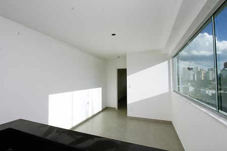 Sala de kitnet/studio à venda com 1 quarto, 43m² em Barro Preto, Belo Horizonte