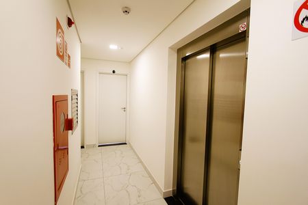 Studio à venda com 43m², 1 quarto e 1 vagaELEVADOR