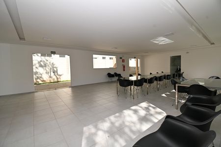Apartamento para alugar com 55m², 2 quartos e 2 vagas Apartamento para alugar com 55m², 2 quartos e 2 vagasÁrea comum - Salão de festas