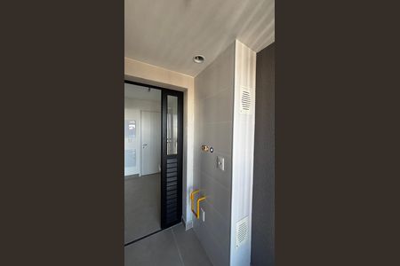 Apartamento à venda com 112m², 3 quartos e 3 vagas Apartamento à venda com 112m², 3 quartos e 3 vagasÁrea de Serviço - Varanda
