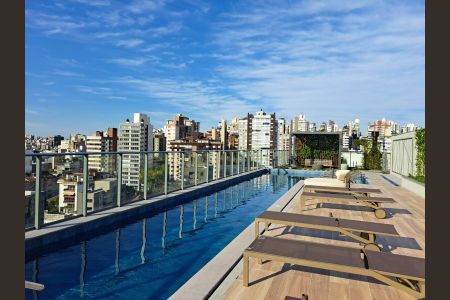 Área Comum - Piscina de kitnet/studio para alugar com 1 quarto, 25m² em Independência, Porto Alegre