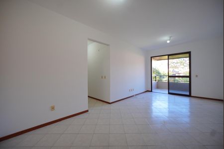 Sala de apartamento para alugar com 2 quartos, 101m² em Canasvieiras, Florianópolis