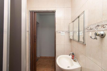 Casa à venda com 70m², 2 quartos e 2 vagasBanheiro social