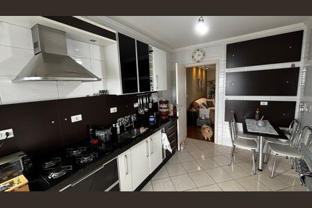Apartamento à venda com 90m², 3 quartos e 2 vagas Apartamento à venda com 90m², 3 quartos e 2 vagasCozinha