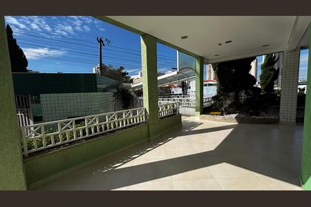 Entrada de apartamento à venda com 3 quartos, 90m² em Pinheirinho, Santo André