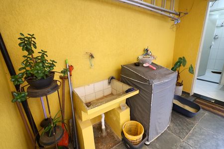 Casa à venda com 208m², 5 quartos e 4 vagasÁrea de Serviço 2
