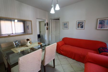 Casa à venda com 208m², 5 quartos e 4 vagasSala 2