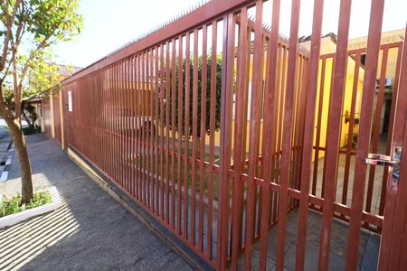 Fachada de casa à venda com 5 quartos, 208m² em Bussocaba, Osasco
