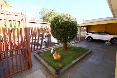 Garagem de casa à venda com 5 quartos, 208m² em Bussocaba, Osasco