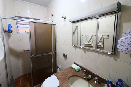 Casa à venda com 208m², 5 quartos e 4 vagasBanheiro 2