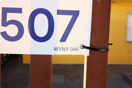 Placa de casa à venda com 5 quartos, 208m² em Bussocaba, Osasco