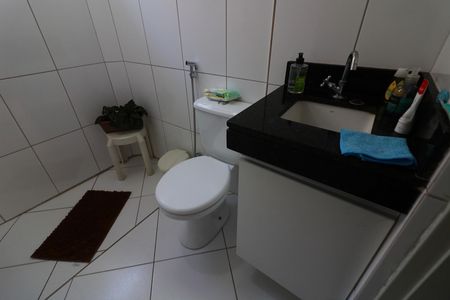 Banheiro 3 de casa à venda com 5 quartos, 208m² em Bussocaba, Osasco