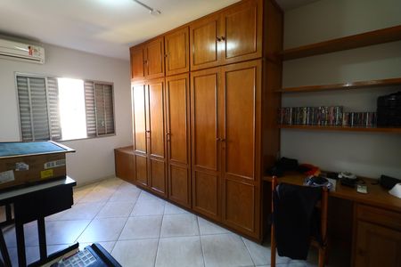 Casa à venda com 208m², 5 quartos e 4 vagasQuarto 1