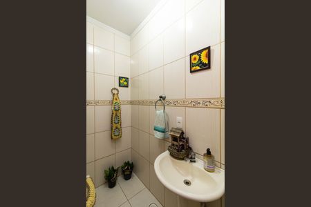 Casa à venda com 220m², 2 quartos e 5 vagas Casa à venda com 220m², 2 quartos e 5 vagasLavabo
