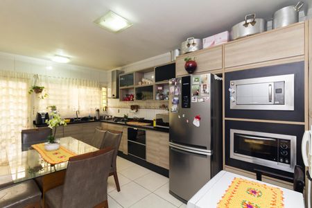 Casa à venda com 220m², 2 quartos e 5 vagas Casa à venda com 220m², 2 quartos e 5 vagasCozinha