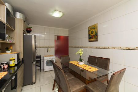 Casa à venda com 220m², 2 quartos e 5 vagas Casa à venda com 220m², 2 quartos e 5 vagasCozinha