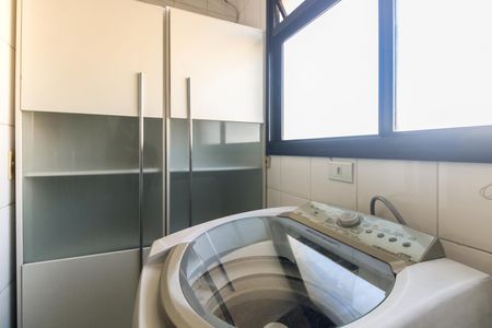 Apartamento para alugar com 67m², 2 quartos e 1 vagaÁrea de Serviço 