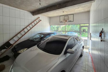 Casa à venda com 125m², 4 quartos e 2 vagas Casa à venda com 125m², 4 quartos e 2 vagasGaragem
