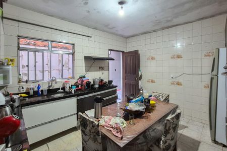Casa à venda com 125m², 4 quartos e 2 vagas Casa à venda com 125m², 4 quartos e 2 vagasCozinha