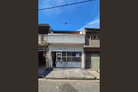 fachada de casa à venda com 4 quartos, 125m² em Batistini, São Bernardo do Campo