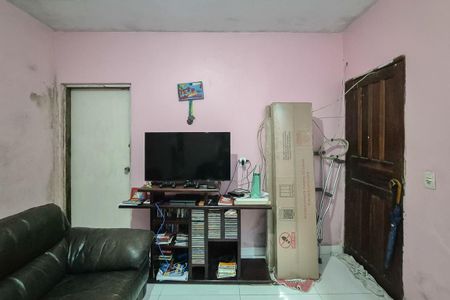 Casa à venda com 125m², 4 quartos e 2 vagas Casa à venda com 125m², 4 quartos e 2 vagasSala