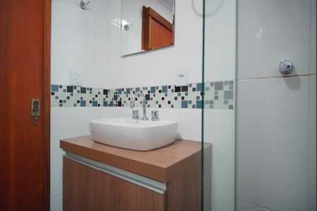 Banheiro de apartamento para alugar com 1 quarto, 45m² em Higienópolis, Porto Alegre