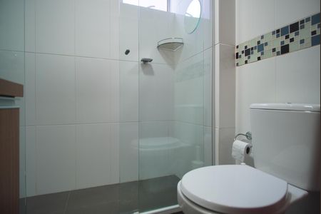 Banheiro de apartamento para alugar com 1 quarto, 45m² em Higienópolis, Porto Alegre