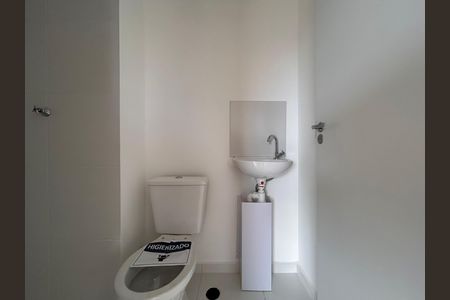 Apartamento para alugar com 35m², 2 quartos e sem vaga Apartamento para alugar com 35m², 2 quartos e sem vagaBanheiro social