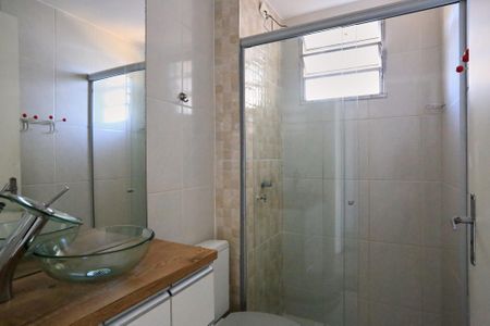 Banheiro de apartamento para alugar com 3 quartos, 60m² em Ipiranga, Belo Horizonte