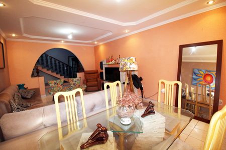 Sala de casa à venda com 4 quartos, 150m² em Brás de Pina, Rio de Janeiro