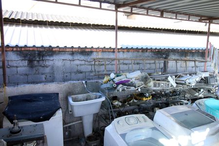 Área de Serviço de casa para alugar com 4 quartos, 150m² em Brás de Pina, Rio de Janeiro
