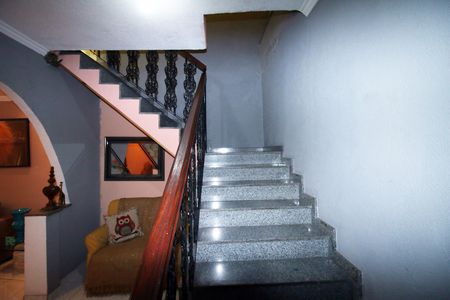 Casa para alugar com 150m², 4 quartos e 1 vagaAntessala - Escada