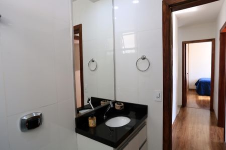Banheiro de apartamento à venda com 3 quartos, 87m² em Santa Efigênia, Belo Horizonte