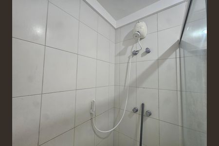 Apartamento para alugar com 100m², 2 quartos e 1 vaga Apartamento para alugar com 100m², 2 quartos e 1 vagaBanheiro Corredor