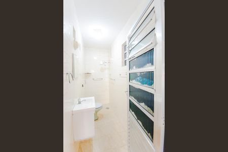 Casa para alugar com 169m², 2 quartos e 1 vagaÁrea de Serviço - Banheiro de Serviço 