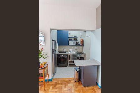 Cozinha de apartamento para alugar com 1 quarto, 50m² em Funcionários, Belo Horizonte