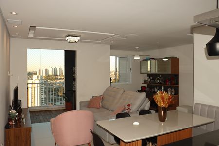 Apartamento à venda com 2 quartos, 82m² em Vila Paulo Silas, São Paulo