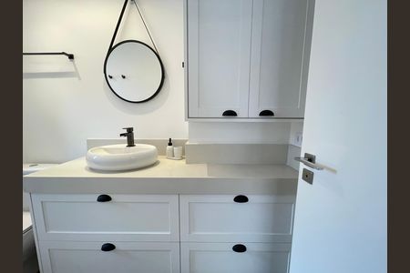 Banheiro de apartamento para alugar com 1 quarto, 68m² em Butantã, São Paulo