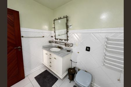 Casa para alugar com 236m², 4 quartos e 2 vagas